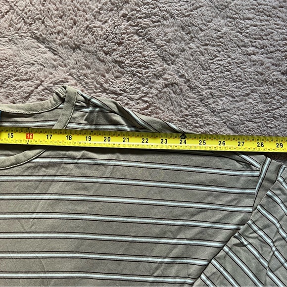 NWT Old Navy Luxe Striped Shirt Women’s Size M - Picture 3 of 10